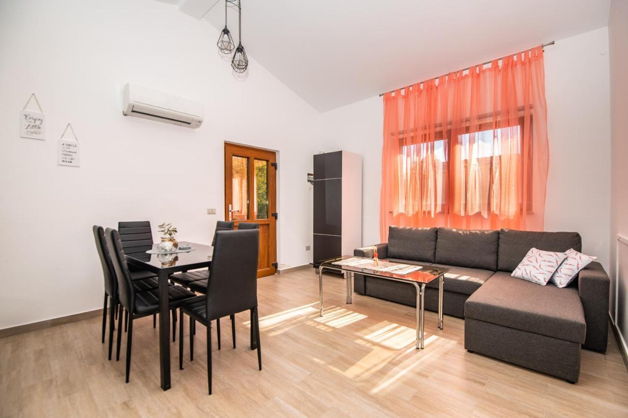 Apartment Mimi Pula Ngoại thất bức ảnh